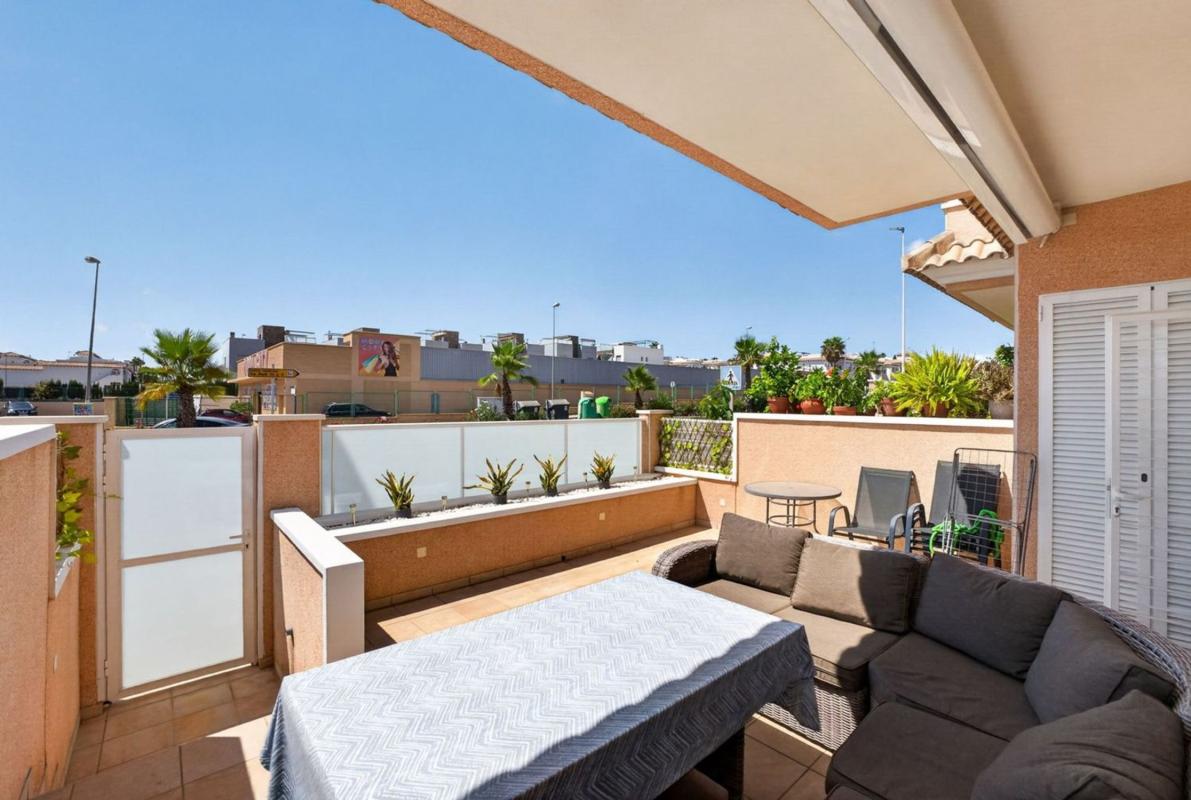 Venta de piso en Piso en Calle Ribeiro, Los Balcones - Los Altos del Edén, Torrevieja, Torrevieja
photo 5