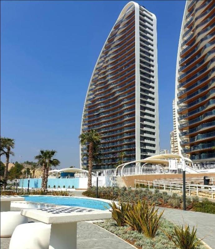 Продажа квартиры на Piso en Av Republica Argentina, Playa de Poniente, Benidorm, Бенидорм
photo 1