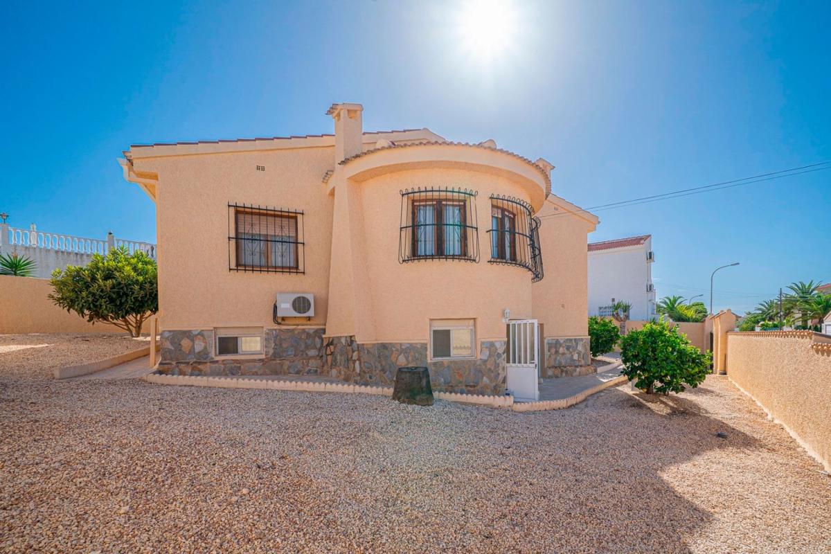 Properties for sale and rent in Spain photo 5