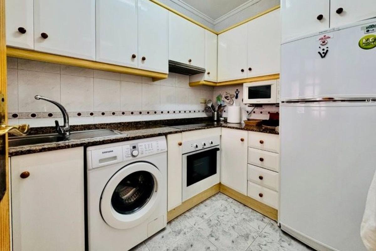Venta de piso en Piso en Gaspar Perrelló, Torrevieja, Torrevieja
photo 5