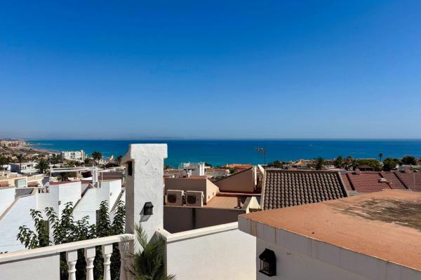 Chalet pareado en Cabo Cervera, Torrevieja photo 3