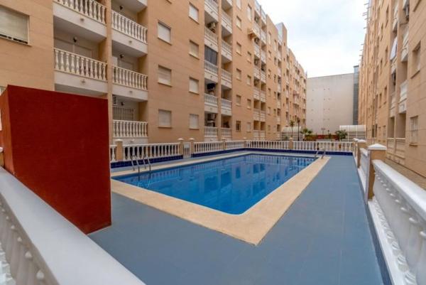 Sprzedaż mieszkania w Piso en Calle la Loma, Antonio Machado, Torrevieja, Torrevieja
 photo 1