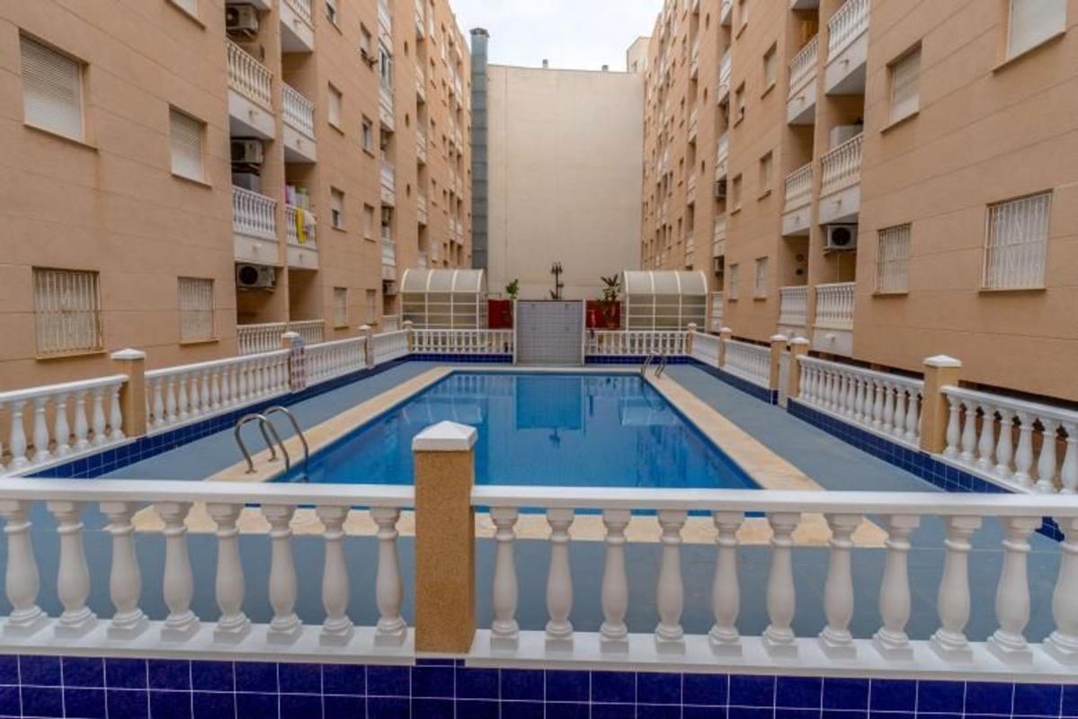 Venta de piso en Piso en Calle la Loma, Antonio Machado, Torrevieja, Torrevieja
 photo 2