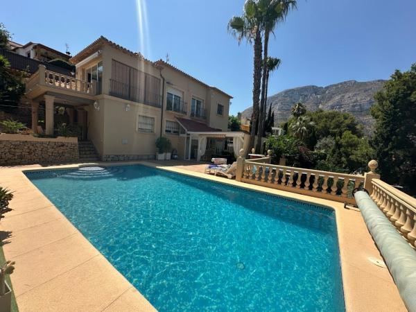 Частный шале на продаже в Casa o chalet en Calle Flor de Llimera, El Montgó, Denia, Дения photo 1