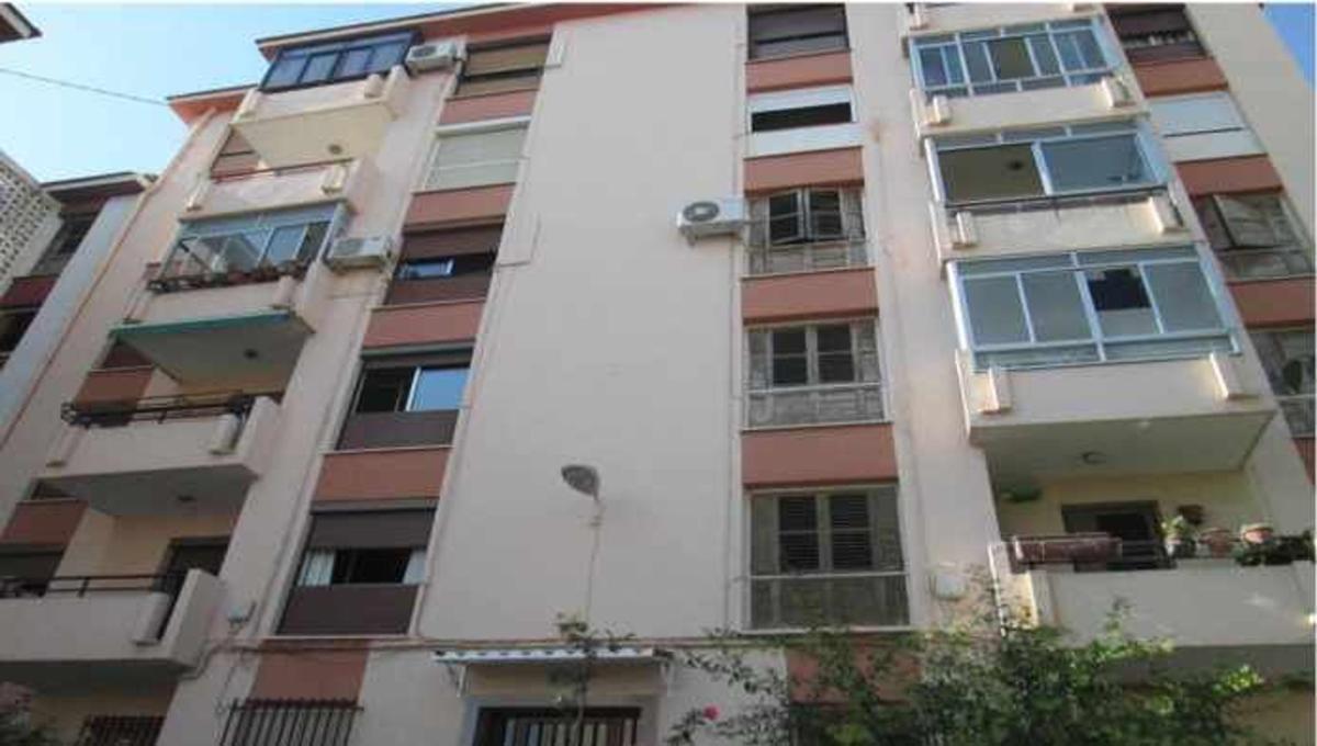 Venta de piso en Piso en Plaza de la Cruz, 3, Virgen del Remedio - Parque lo Morant, Alicante / Alacant, Alicante / Alacant
photo 1