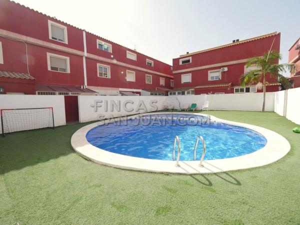 Chalet adosado en Zona Pueblo, Pilar de la Horadada thumbnail 3