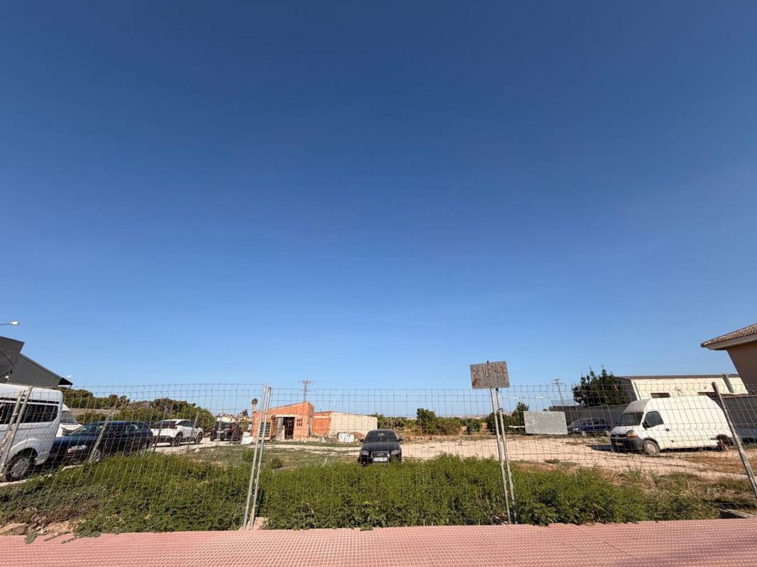 Terreno en venta en Daya Nueva, Alicante photo 1