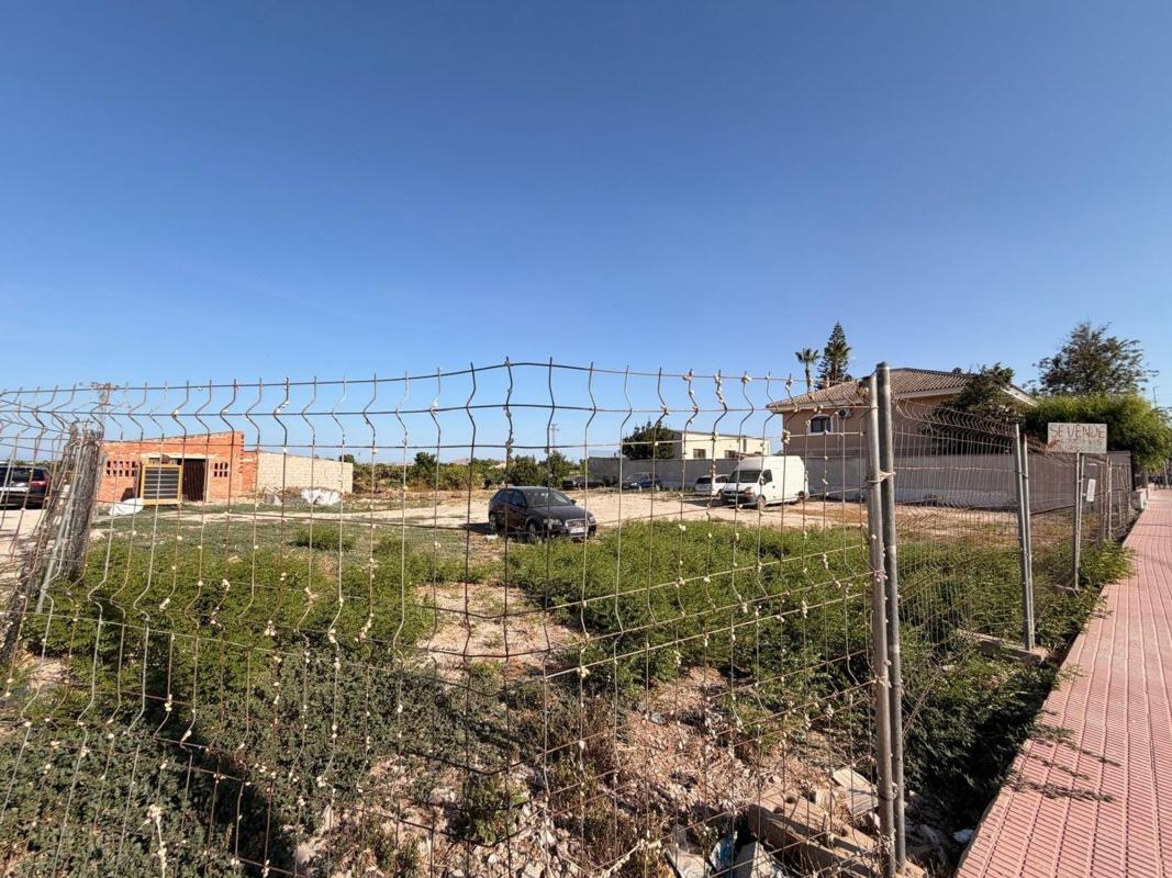 Terreno en venta en Daya Nueva, Alicante photo 2