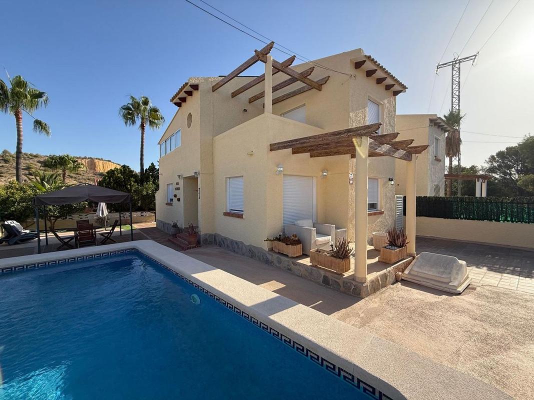 Venta de chalet independiente en Casa o chalet en Barranco Hondo, La Nucia, La Nucia
photo 1