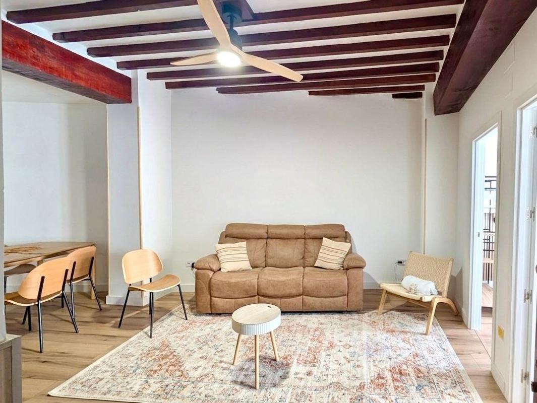Продажа квартиры на Piso en Calle Virgen de Belén, Casco Histórico-Santa Cruz, Alicante / Alacant, Аликанте / Алакант
photo 3