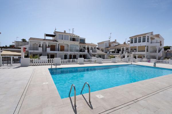 Продажа квартиры на Piso en Calle Tomas Valcarcel, Zona los Frutales, Torrevieja, Торревьеха
 photo 1