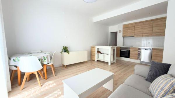 Venta de piso en Piso en Reina Victoria-Miguel Hernández, Elche / Elx, Elche / Elx
 photo 1