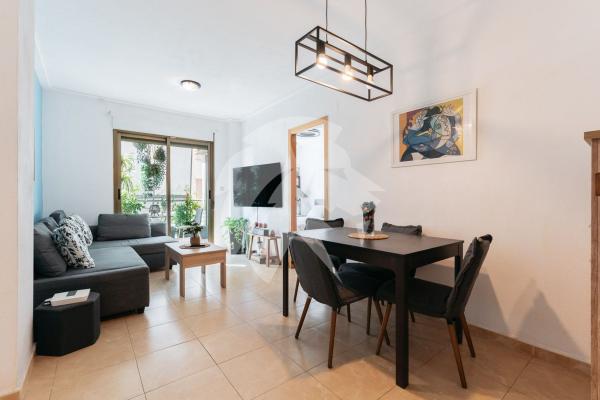 Venta de piso en Piso en Calle Campoamor, Puerto Deportivo, Torrevieja, Torrevieja
 photo 1