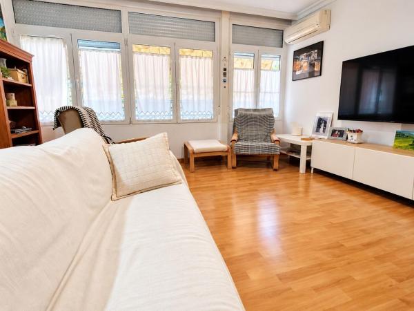 Venta de piso en Piso en Calle Carlet, Benalúa, Alicante / Alacant, Alicante / Alacant
 photo 3