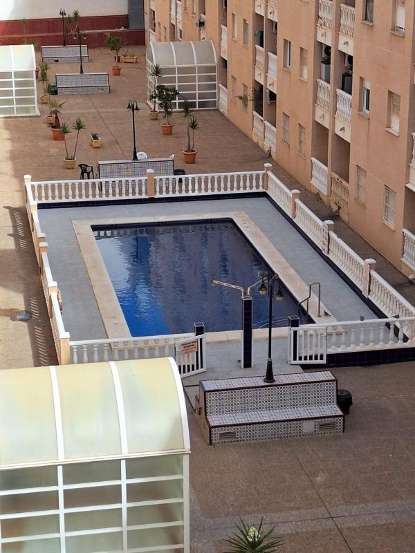 Venta de piso en Piso en Antonio Machado, Torrevieja, Torrevieja
photo 1