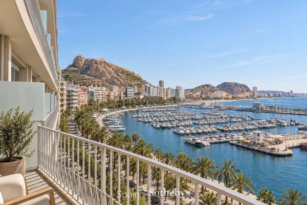 Продажа квартиры на Piso en Paseo Esplanada d'Espanya, Casco Histórico-Santa Cruz, Alicante / Alacant, Аликанте / Алакант
 photo 1