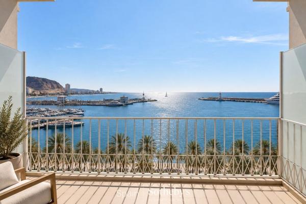 Продажа квартиры на Piso en Paseo Esplanada d'Espanya, Casco Histórico-Santa Cruz, Alicante / Alacant, Аликанте / Алакант
 photo 2