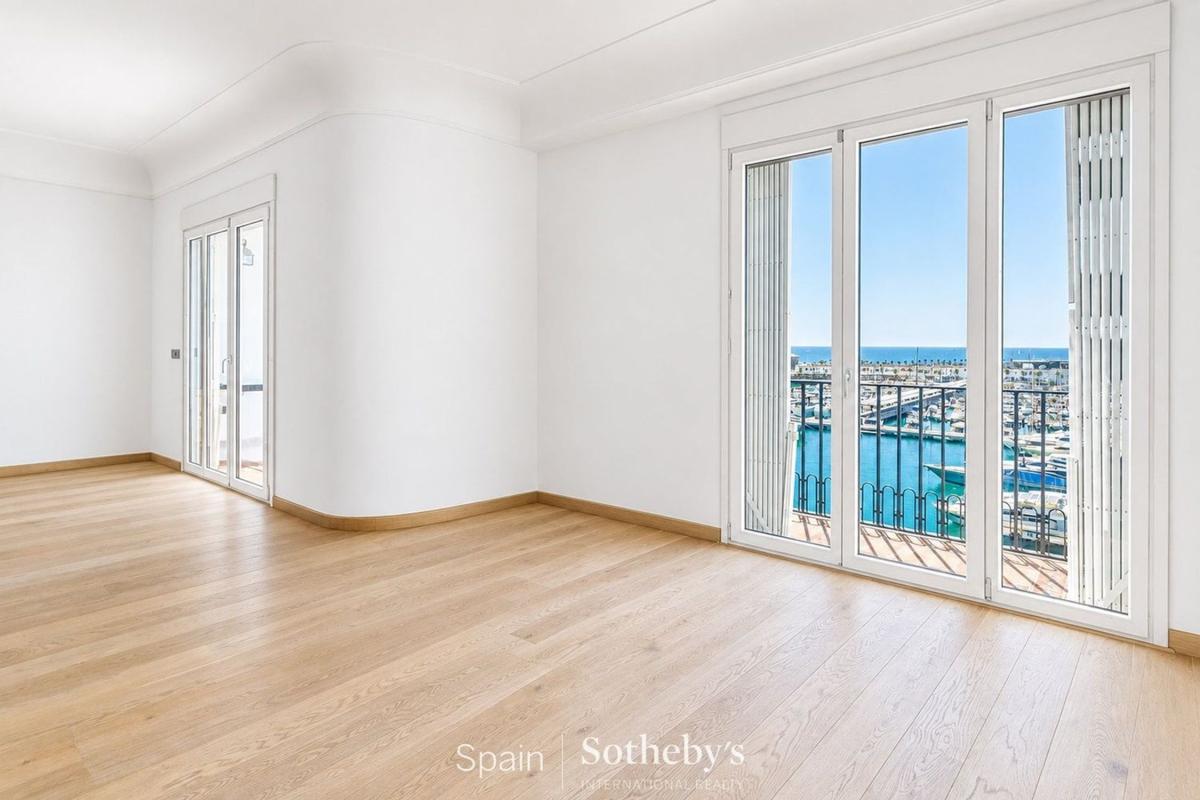 Sale of apartment in Piso en Paseo Esplanada d'Espanya, Casco Histórico-Santa Cruz, Alicante / Alacant, Alicante
 photo 3