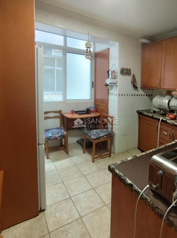 Venta de piso en Piso en Calle Villa de Chiva, Virgen del Remedio - Parque lo Morant, Alicante / Alacant, Alicante / Alacant
photo 3