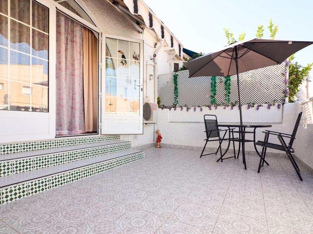Sprzedaż niezależnego domku jednorodzinnego w Casa o chalet en Calle Híjar, La Siesta - El Salado - Torreta, Torrevieja, Torrevieja photo 2