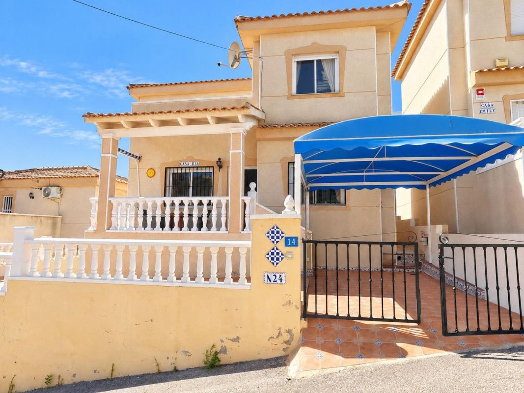Sale of independent chalet in Casa o chalet en Calle Sierra de Gata, 24, La Marquesa, Rojales, Rojales
photo 1