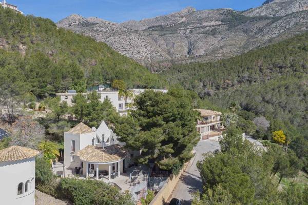 Chalet wolnostojący na sprzedaż w  Casa o chalet en Altea la Vella, Altea, Altea photo 1