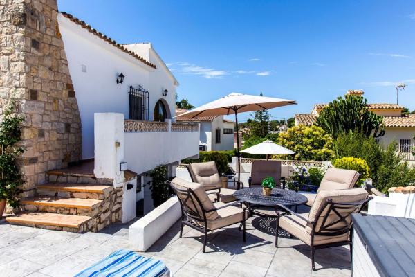 Casa o chalet independiente en Calle el Besuc, Cala Advocat - Baladrar, Benissa thumbnail 3
