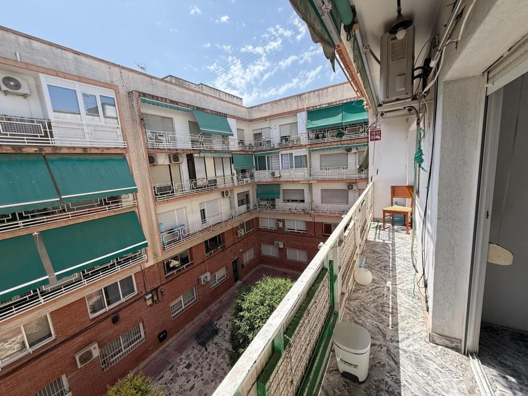Sprzedaż mieszkania w Piso en Calle del Arquitecto Vidal, Plà del Bon Repòs-La Goteta, Alicante / Alacant, Alicante / Alacant
photo 5