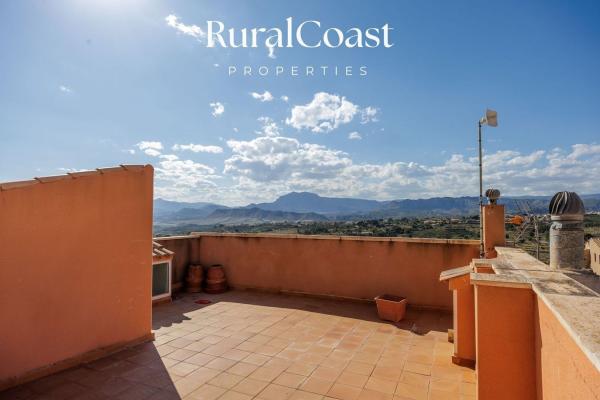 Chalet adosado en Calle de la Font, Busot thumbnail 3