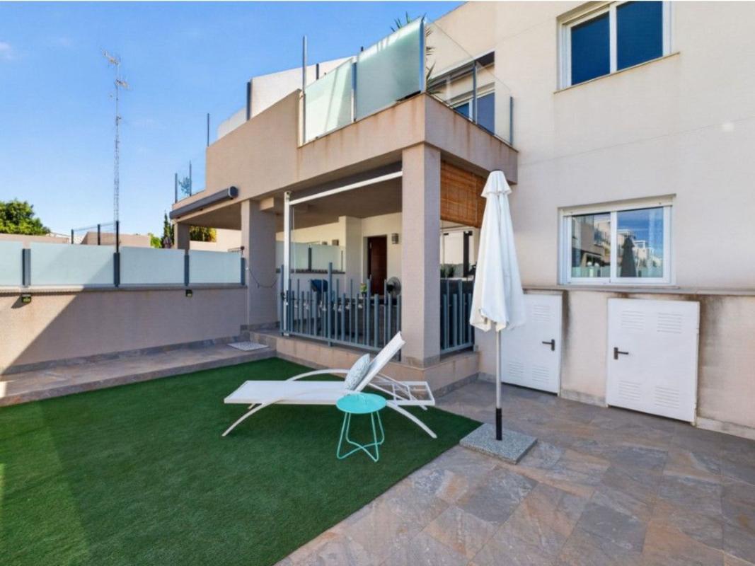 Sprzedaż mieszkania w Piso en Calle Rosa Diez Gonzalez, Parque Acuático - Sector 25, Torrevieja, Torrevieja
 photo 5