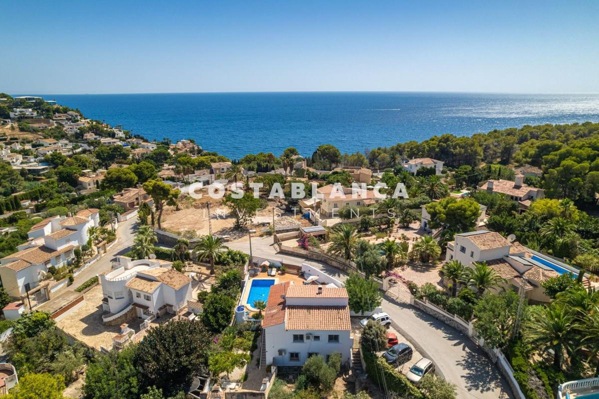 Venta de chalet independiente en Casa o chalet en Calle del Soliguer, Cala Advocat - Baladrar, Benissa, Benissa
photo 3