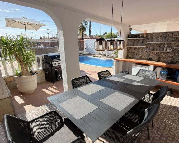 Casa o chalet independiente en Calle Estella, La Siesta - El Salado - Torreta, Torrevieja thumbnail 2