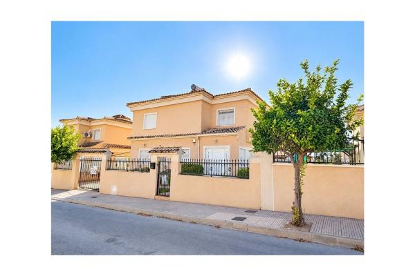 Casa o chalet independiente en Calle Helsinki, Playa de los Locos, Torrevieja photo 3