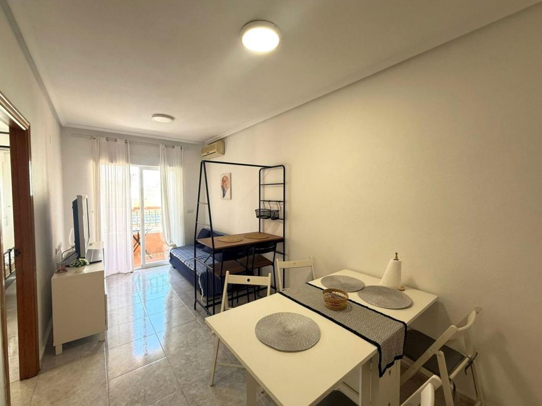 Venta de piso en Piso en Calle Finlandia, Playa de los Locos, Torrevieja, Torrevieja
photo 1