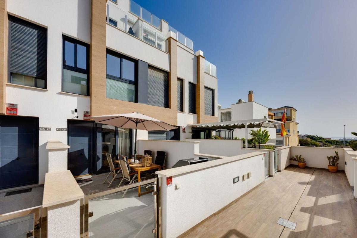 Properties for sale and rent in Spain photo 2