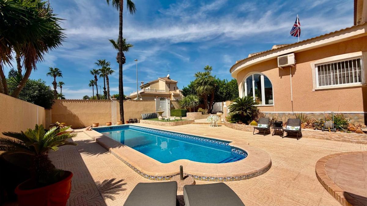 Properties for sale and rent in Spain photo 2