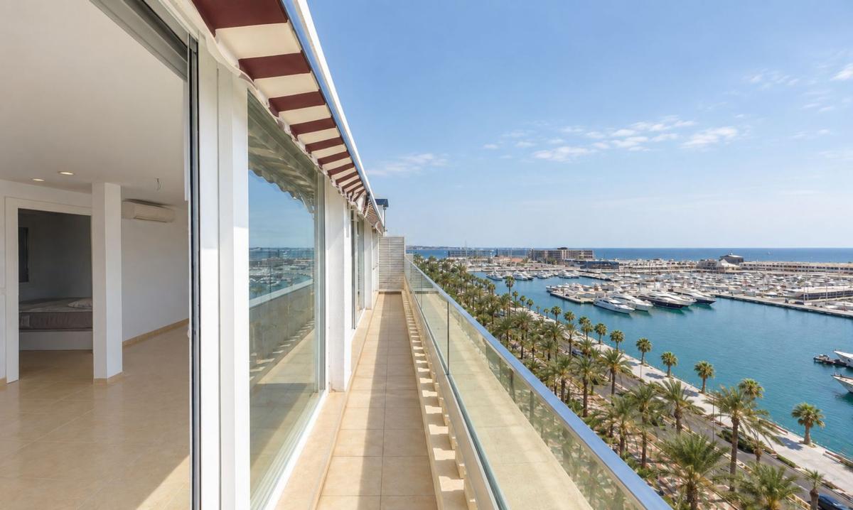 Продажа пентхауса на  Ático en Paseo Esplanada d'Espanya, Centro Tradicional, Alicante / Alacant, Аликанте / Алакант photo 2
