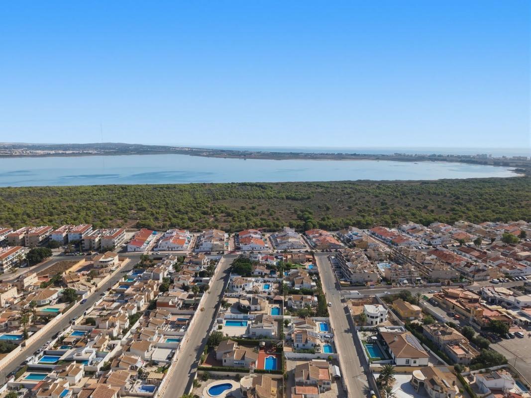 Properties for sale and rent in Spain photo 4