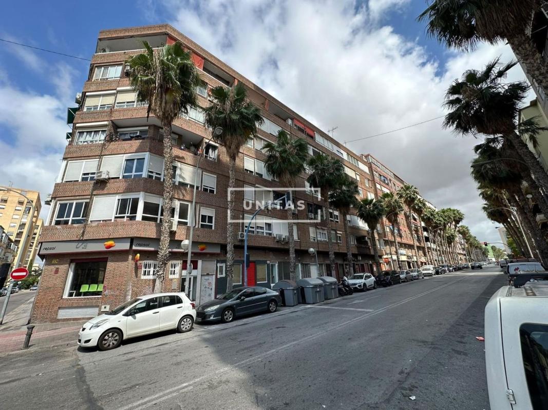 Sprzedaż mieszkania w Piso en Benalúa, Alicante / Alacant, Alicante / Alacant
photo 2