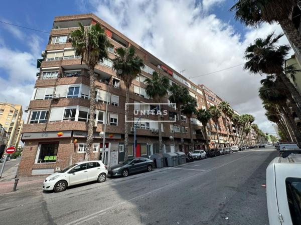 Venta de piso en Piso en Benalúa, Alicante / Alacant, Alicante / Alacant
 photo 2