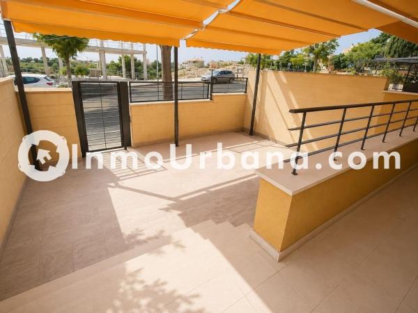 Chalet adosado en Avenida del Mediterráneo, Monforte del Cid photo 1
