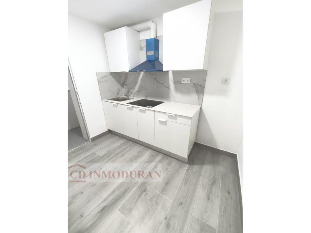 Продажа квартиры на Piso en Calle Músico Torres Climent, Virgen del Remedio - Parque lo Morant, Alicante / Alacant, Аликанте / Алакант
photo 1
