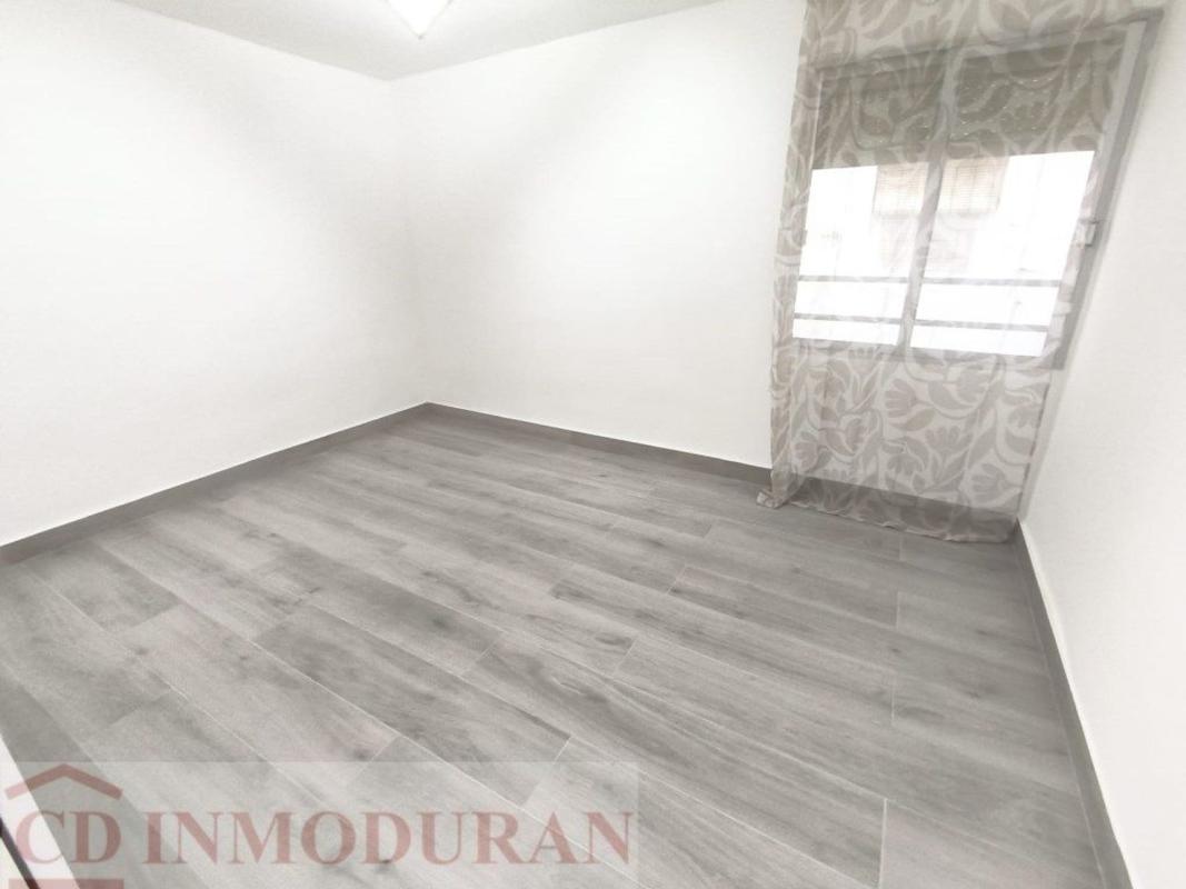 Продажа квартиры на Piso en Calle Músico Torres Climent, Virgen del Remedio - Parque lo Morant, Alicante / Alacant, Аликанте / Алакант
photo 3