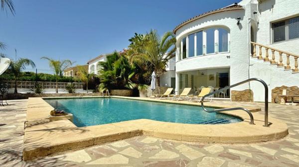 Chalet independiente en venta en Casa o chalet en Pinar de Advocat-Cometa, Moraira, Moraira
thumbnail 2