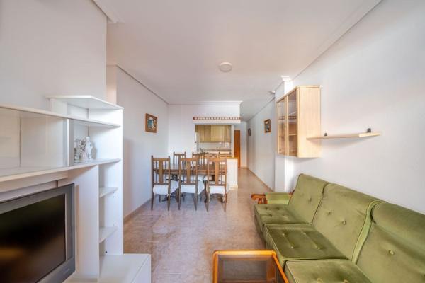 Venta de piso en Piso en Calle San Emigdio, El Molino, Torrevieja, Torrevieja
thumbnail 2