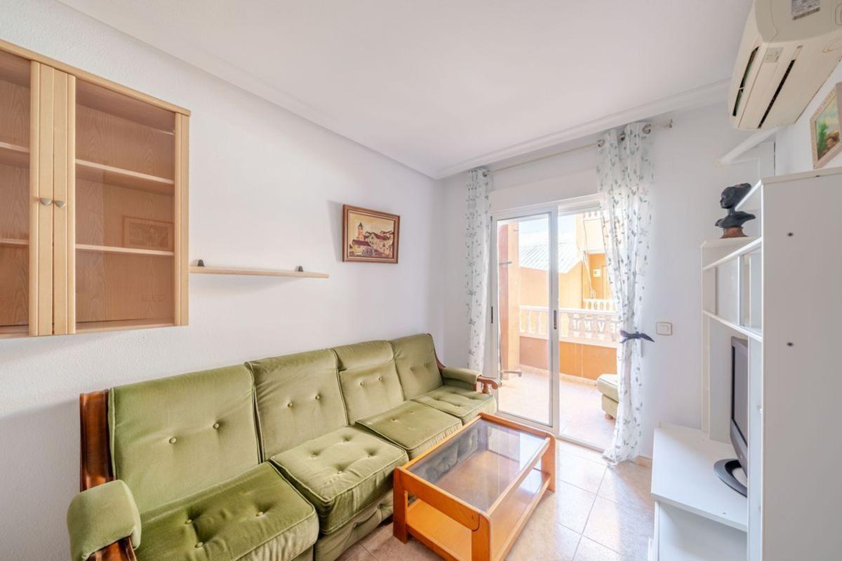 Venta de piso en Piso en Calle San Emigdio, El Molino, Torrevieja, Torrevieja
photo 4