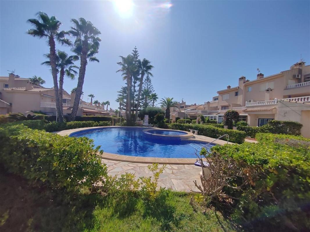 Venta de piso en Piso en Calle Nicolás de Bussi, 35, Playa Flamenca, Orihuela, Orihuela
 photo 2