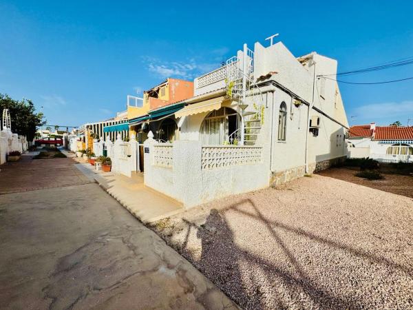 Chalet adosado en Avenida Deva, La Siesta - El Salado - Torreta, Torrevieja photo 1