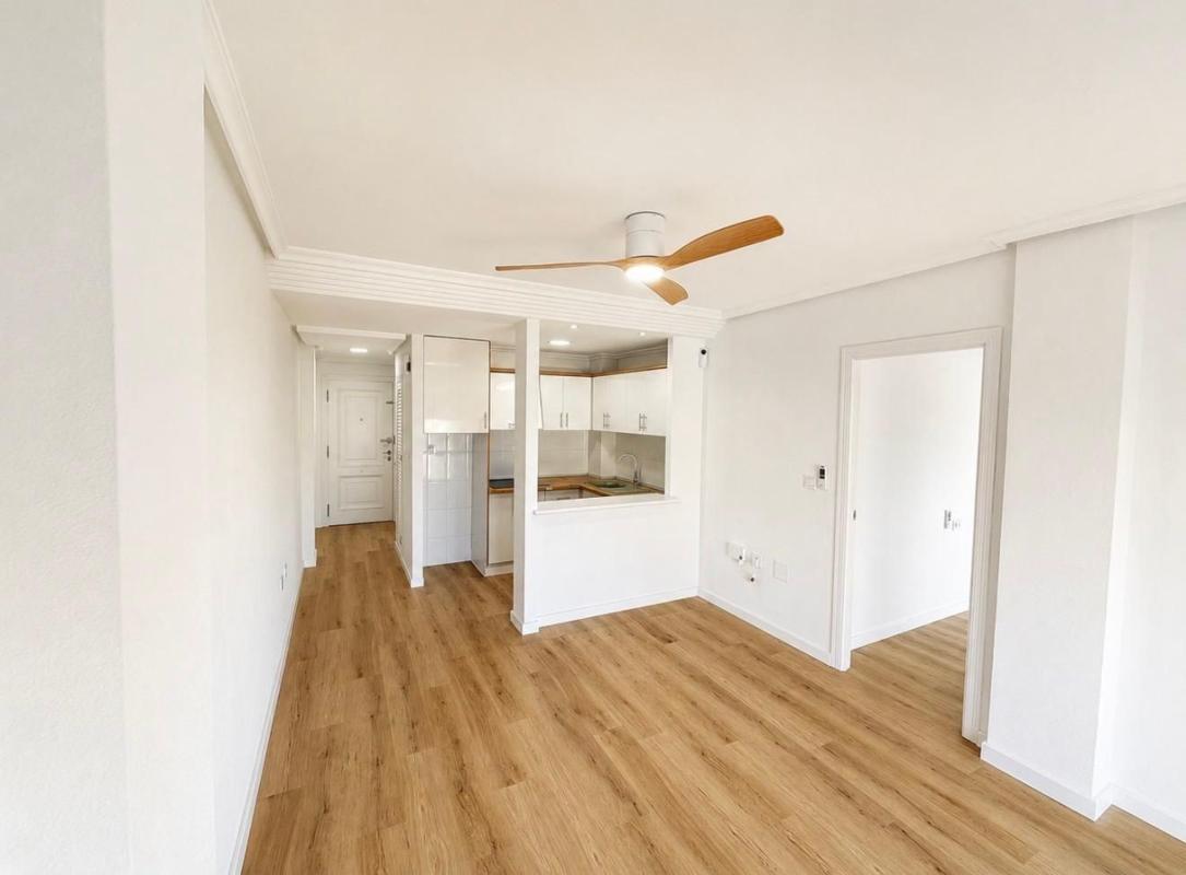 Venta de piso en Piso en Marcelina, 80, Nueva Torrevieja, Torrevieja, Torrevieja
 photo 4