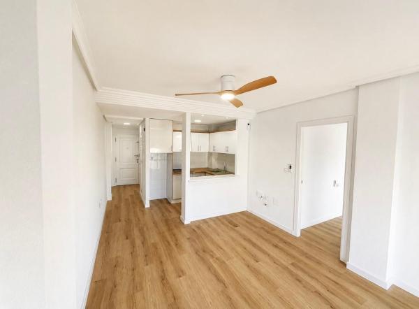 Venta de piso en Piso en Marcelina, 80, Nueva Torrevieja, Torrevieja, Torrevieja
 photo 4